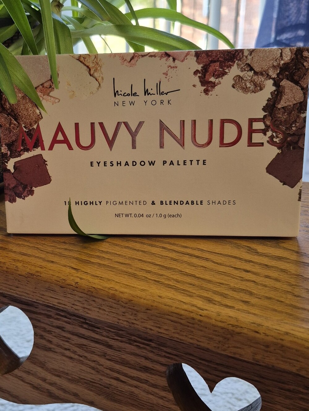 Nicole Miller Mauvy Nudes Eyeshadow Palette - Mauve & Nude Tones. NEW WITH TAGS